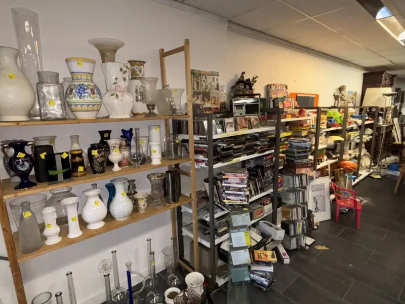 Vazen, glaswerk en servies